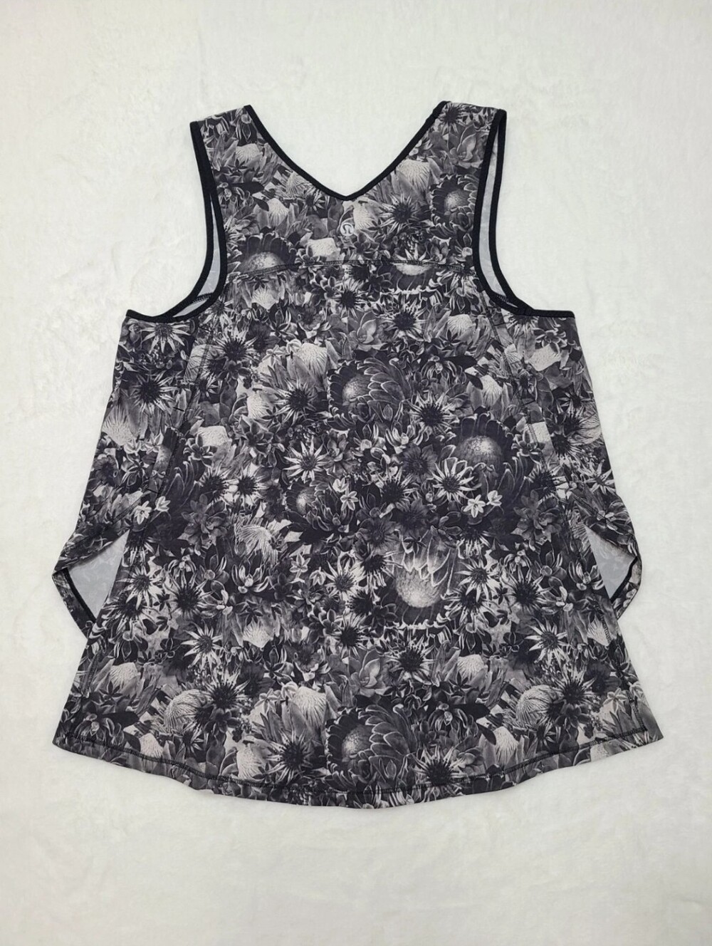 Lululemon Run Split Singlet Tank Black Floral Print Size 6 - Picture 2 of 4